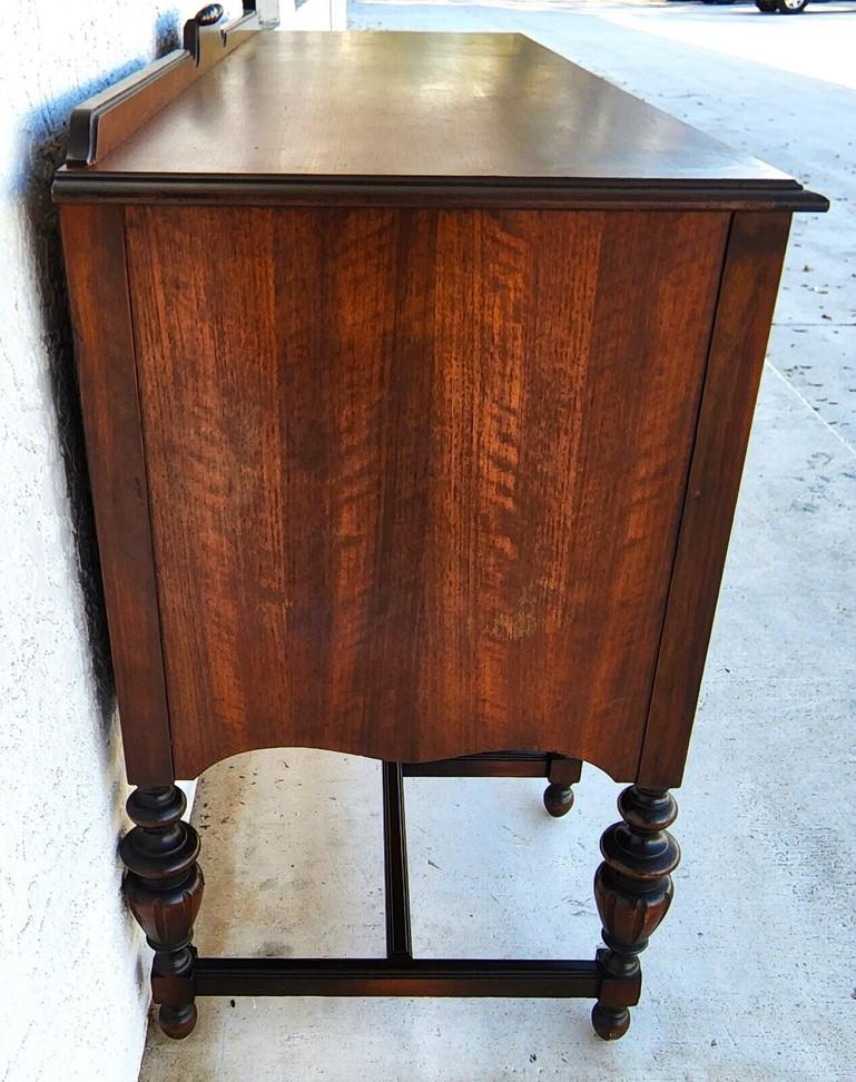 For FULL item description click on CONTINUE READING at the bottom of this page.
For a shipping quote, please send us your zip code.

Offering One Of Our Recent Palm Beach Estate Fine Furniture Acquisitions Of An 
Antique Early 20th Century Jacobean