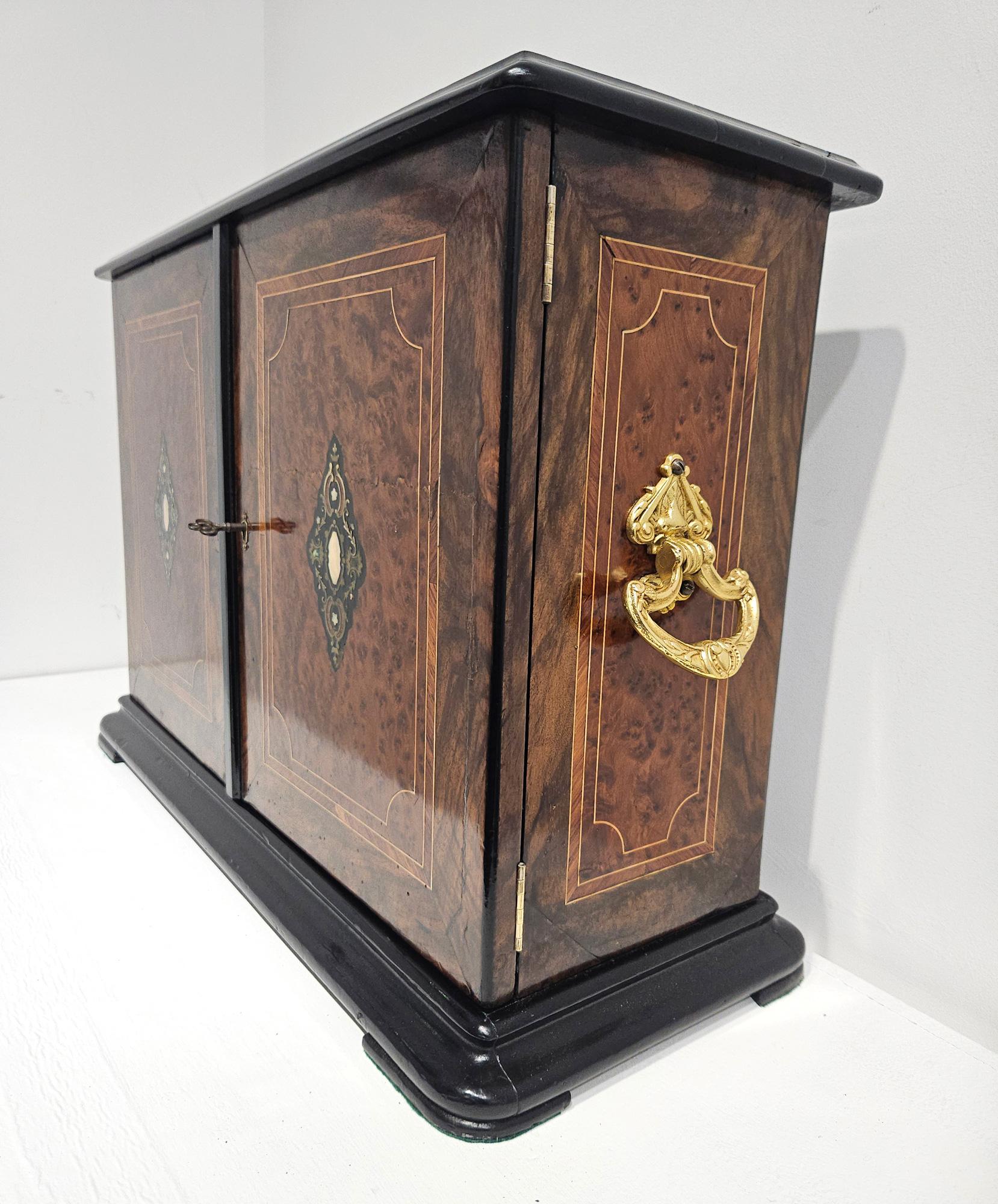 Antike Spieldose mit 6 Glocken im Buffet-Stil von Mojon Manger, um 1880 im Angebot 3