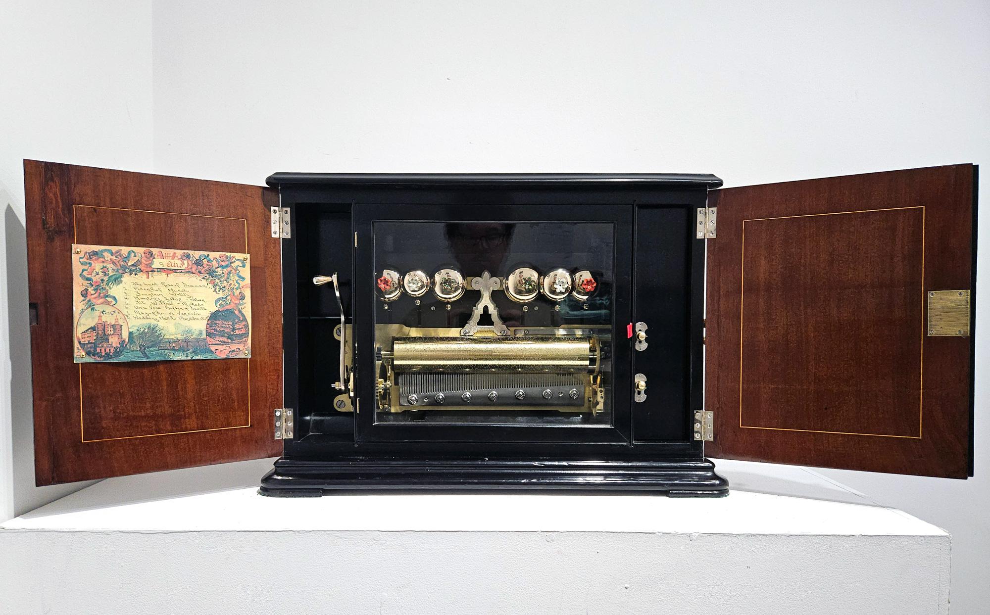 Antike Spieldose mit 6 Glocken im Buffet-Stil von Mojon Manger, um 1880 (Spätviktorianisch) im Angebot