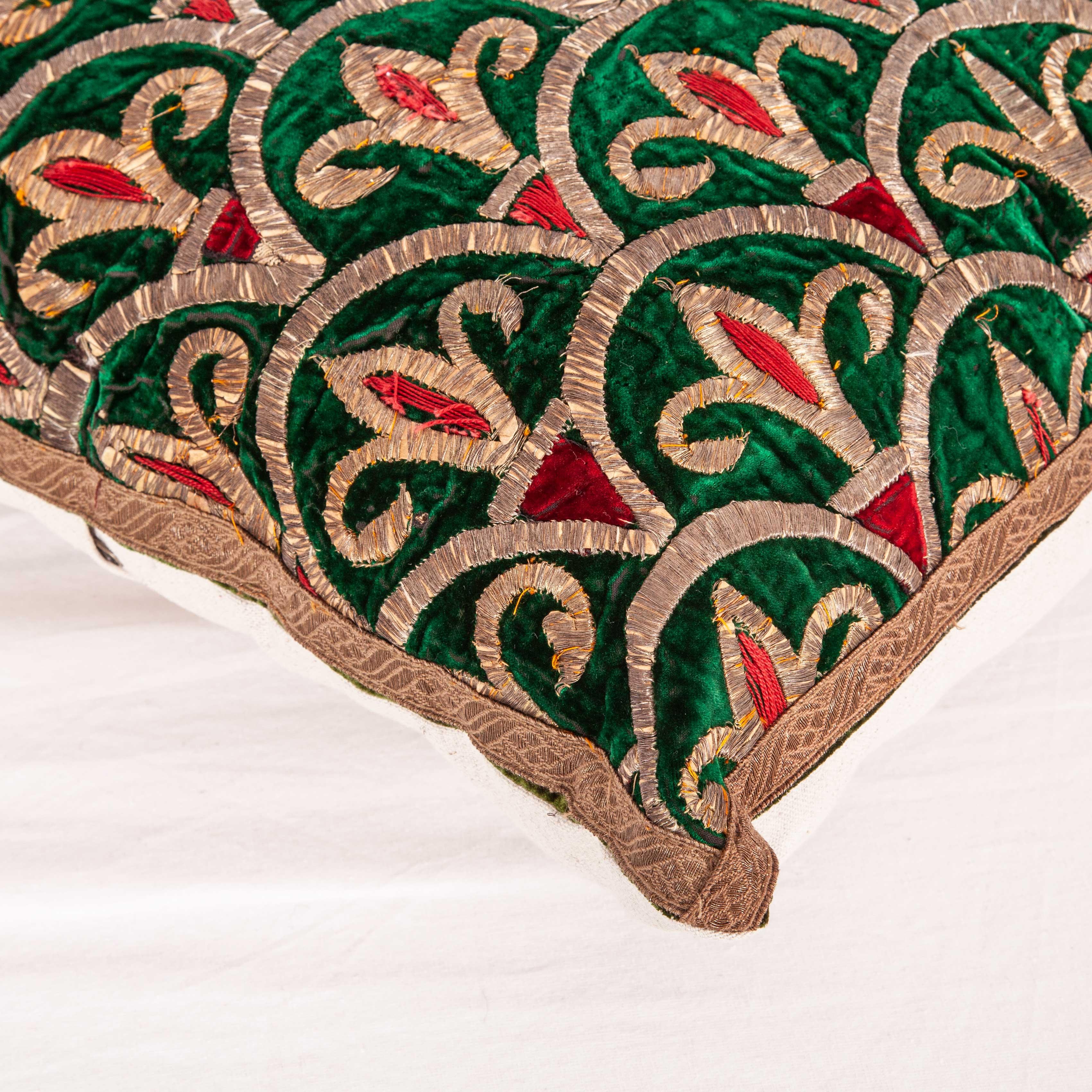 Suzani Antique Bukhara, Uzbek Velvet Metallic Thread Embroidery Pillow Case For Sale