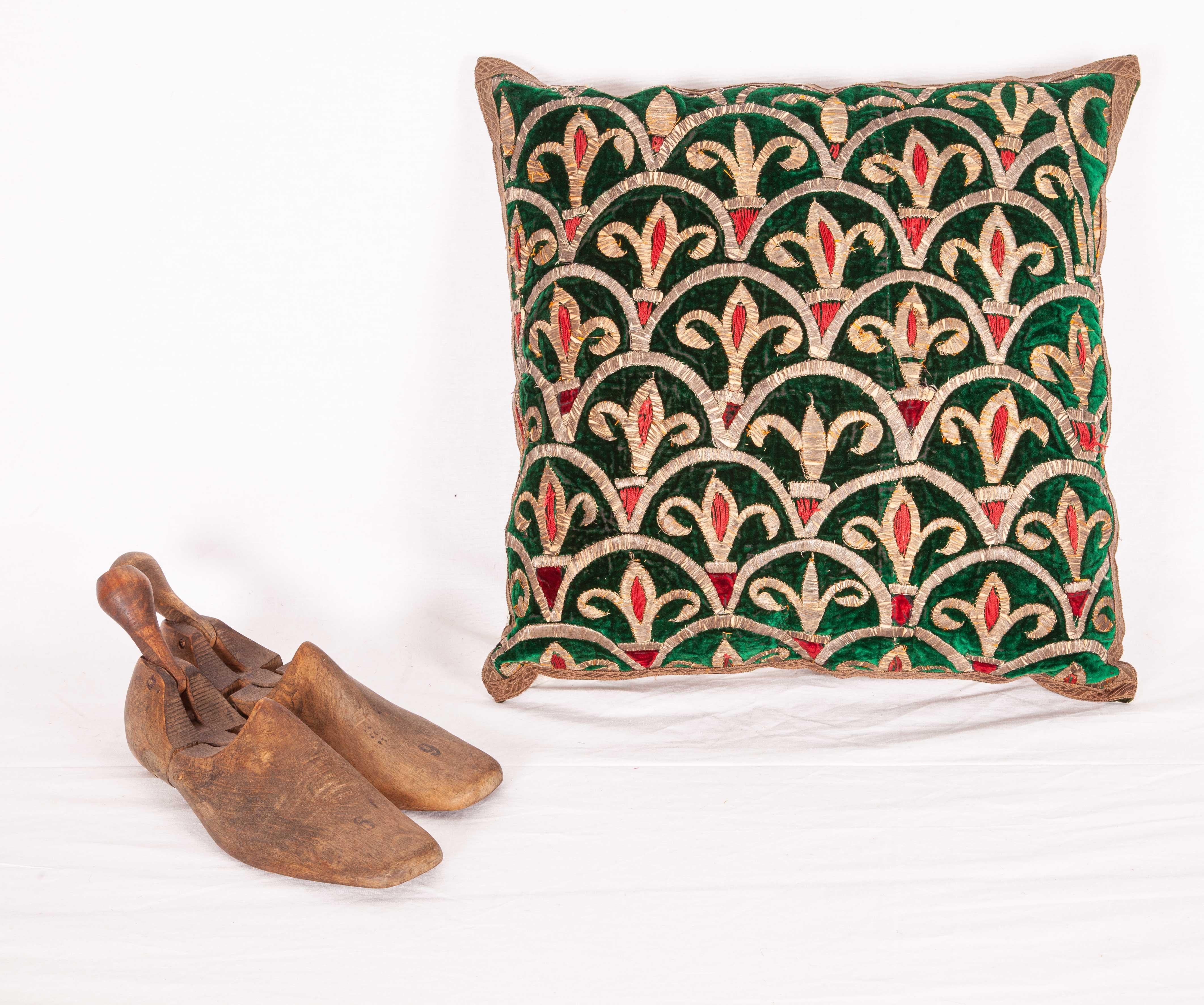 20th Century Antique Bukhara, Uzbek Velvet Metallic Thread Embroidery Pillow Case For Sale