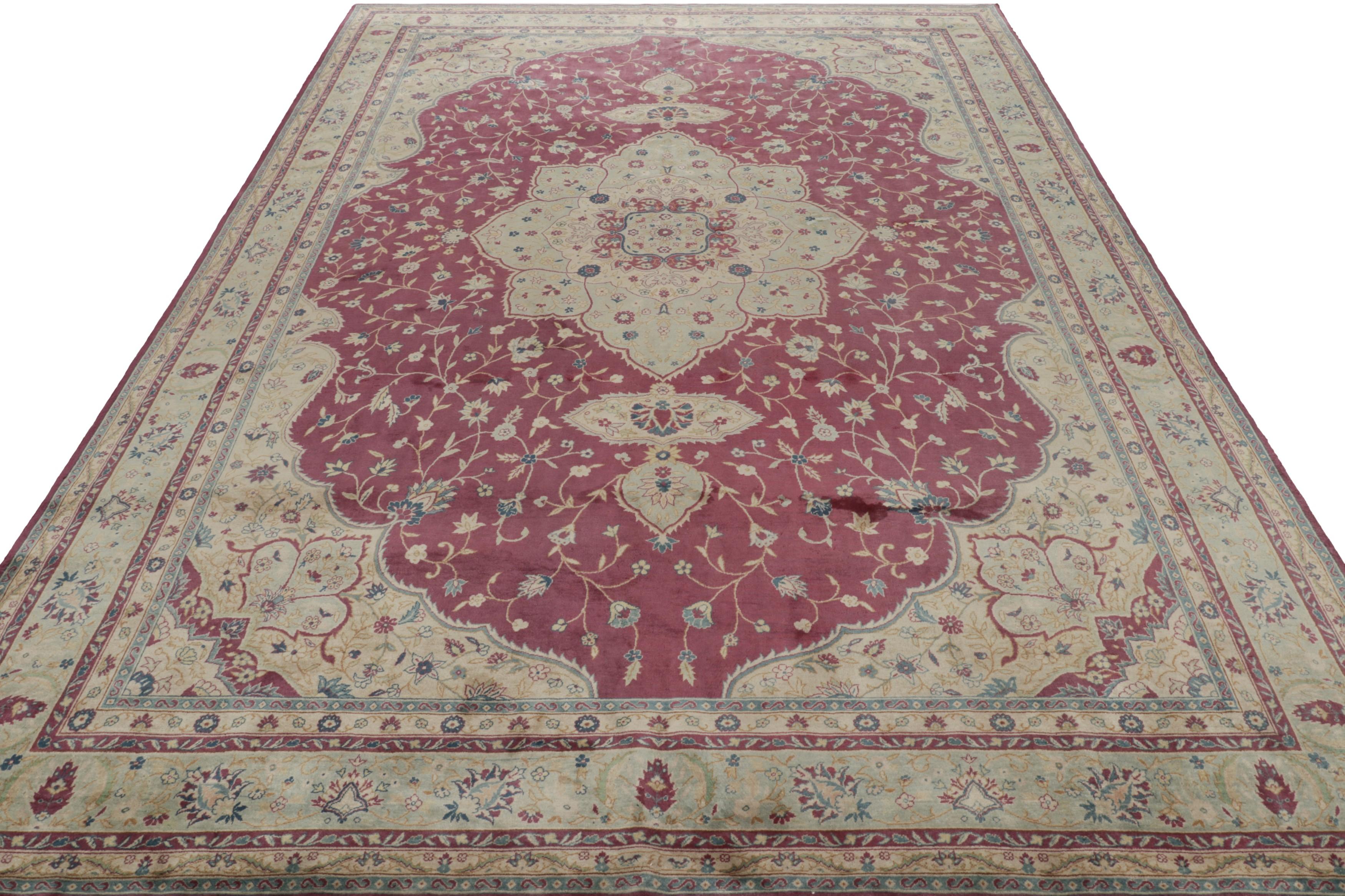Noué à la main Tapis bulgare ancien, style Tabriz Médaillon floral en Bourgogne - Rug & Kilim en vente