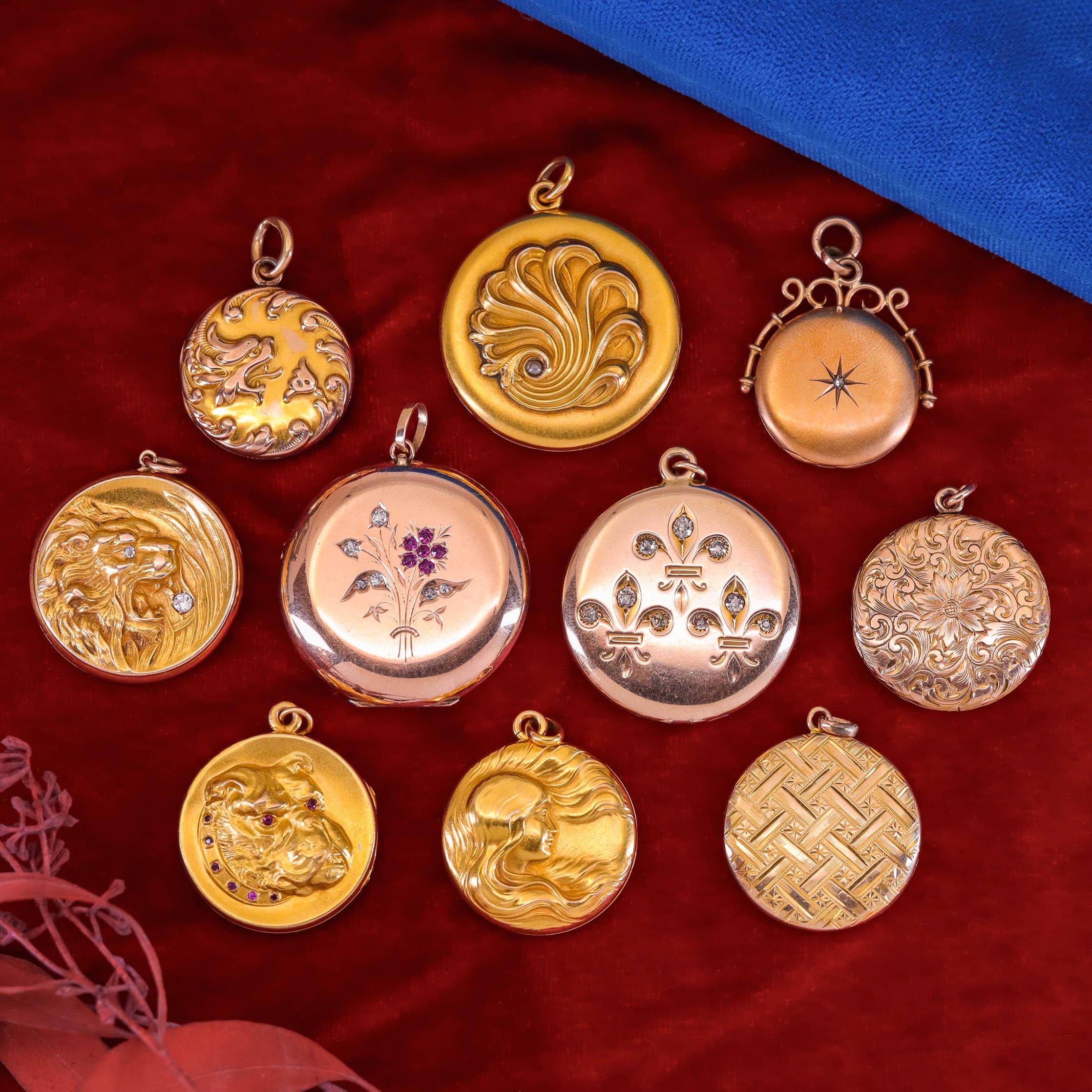 Médaillon ancien Bulldog en or 14 carats Bon état - En vente à Lewisburg, PA