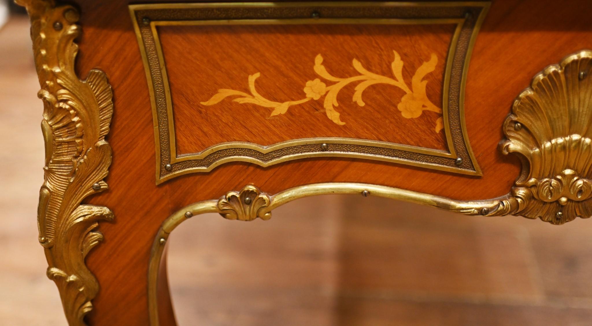 Ancienne table de bureau plaque française incrustée en vente 5
