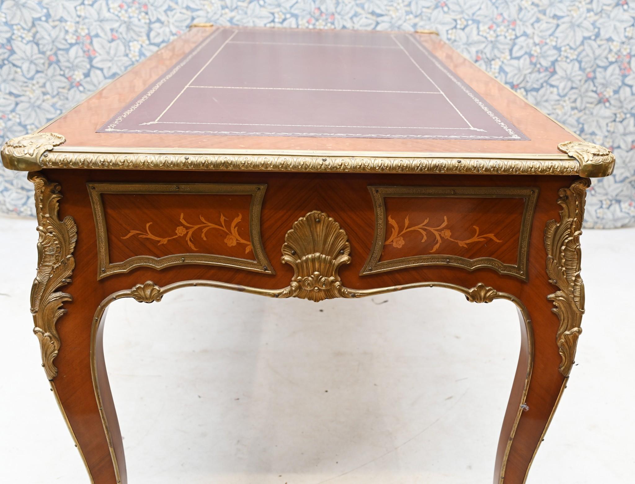 Inizio XX secolo Antique Bureau Plat French Inlay Desk Writing Table in vendita