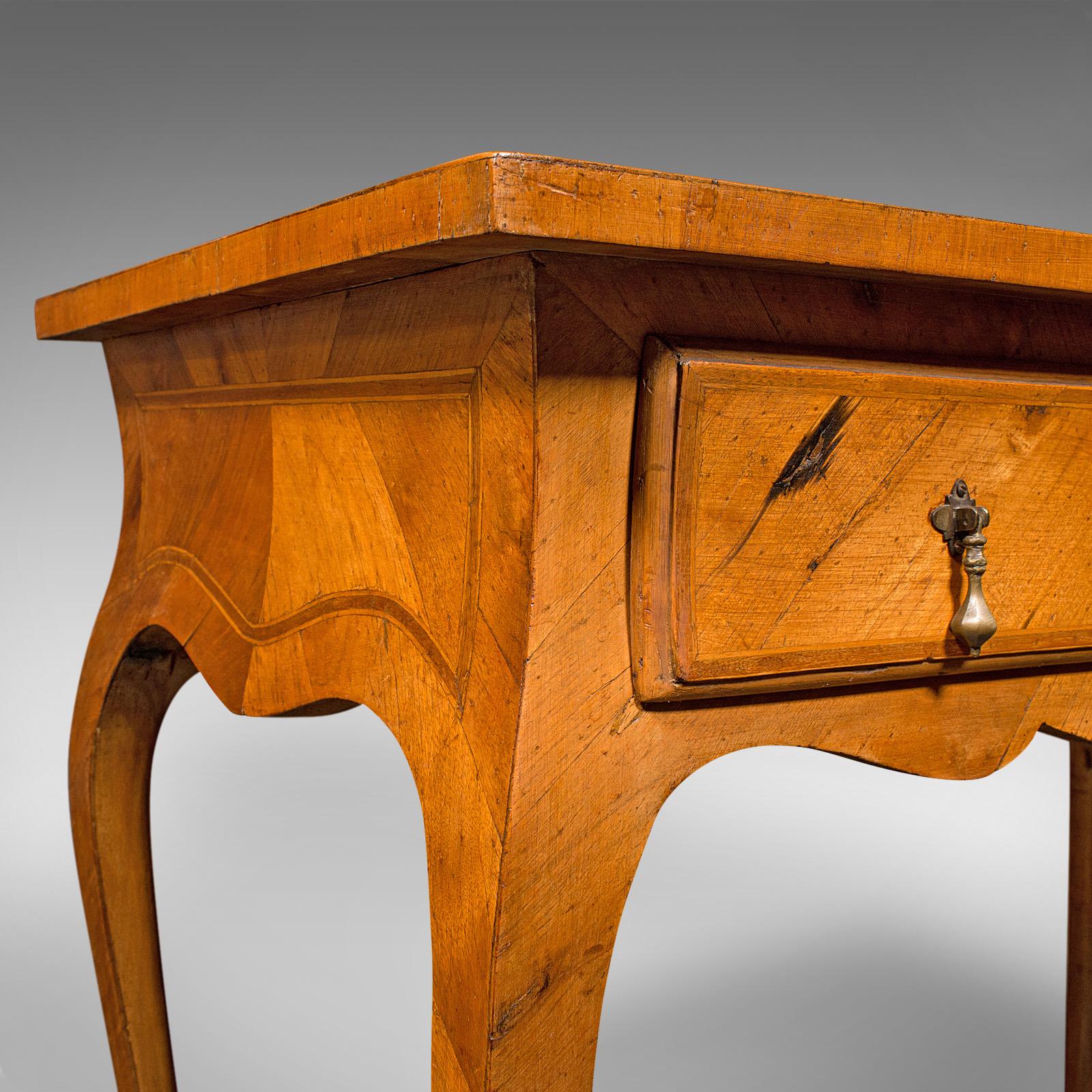 Bureau plat ancien français, noyer, bureau néo-renaissance Louis XV, victorien en vente 4