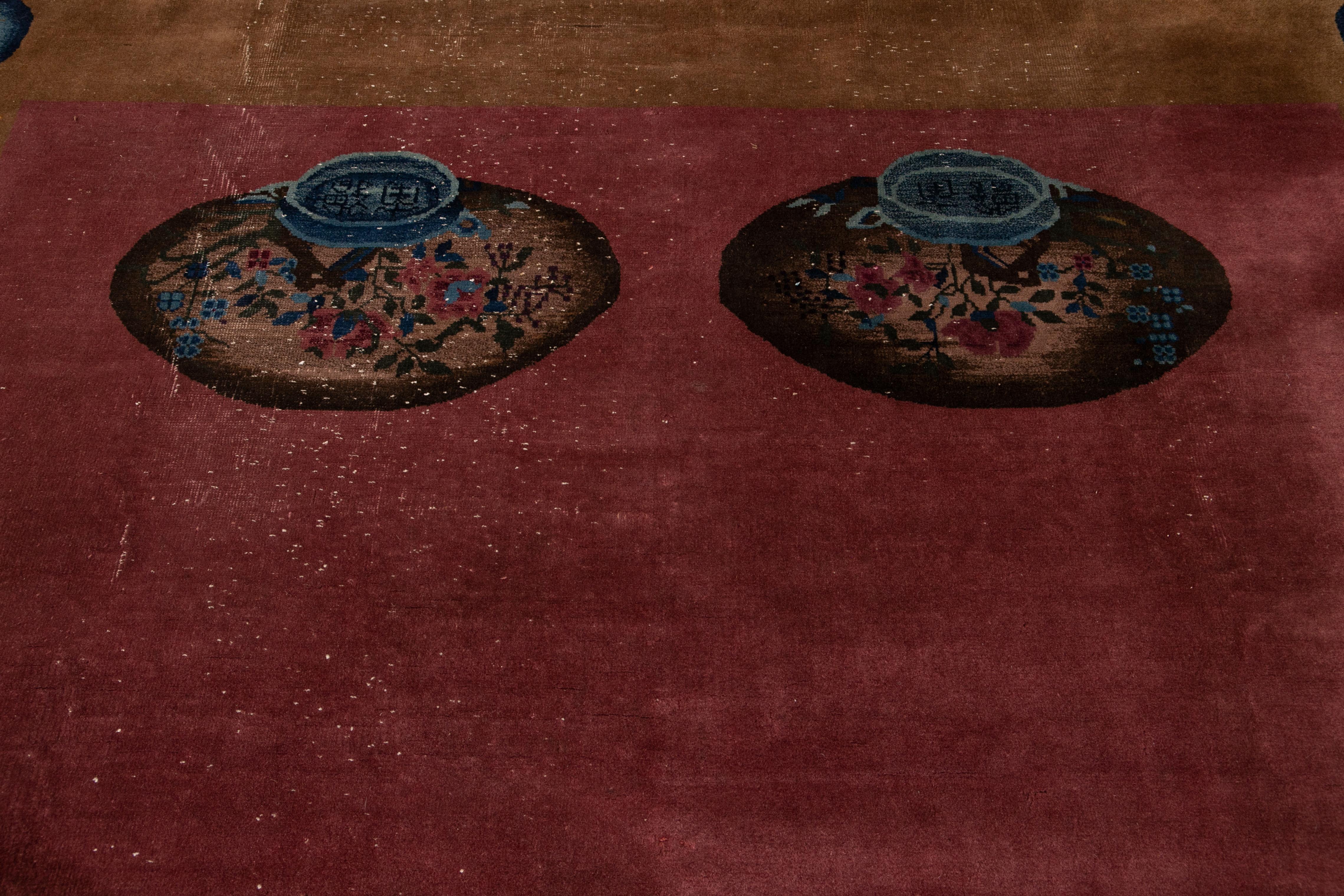Antiker chinesischer handgefertigter antiker burgunderroter Art-Déco-Wollteppich im Angebot 2