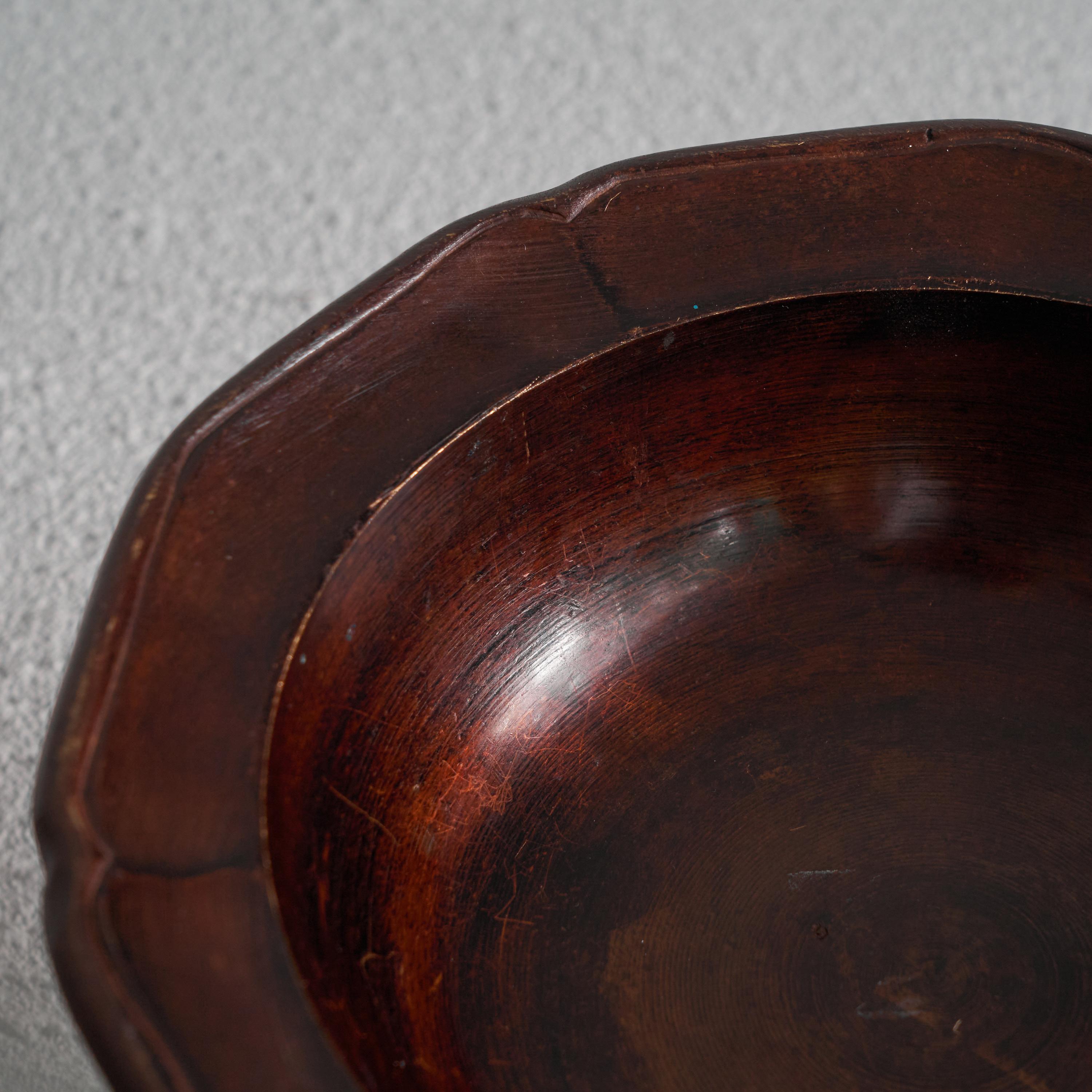 Antique Burgundy Colored Footed Bowl in Bronze  In Good Condition In Tilburg, NL