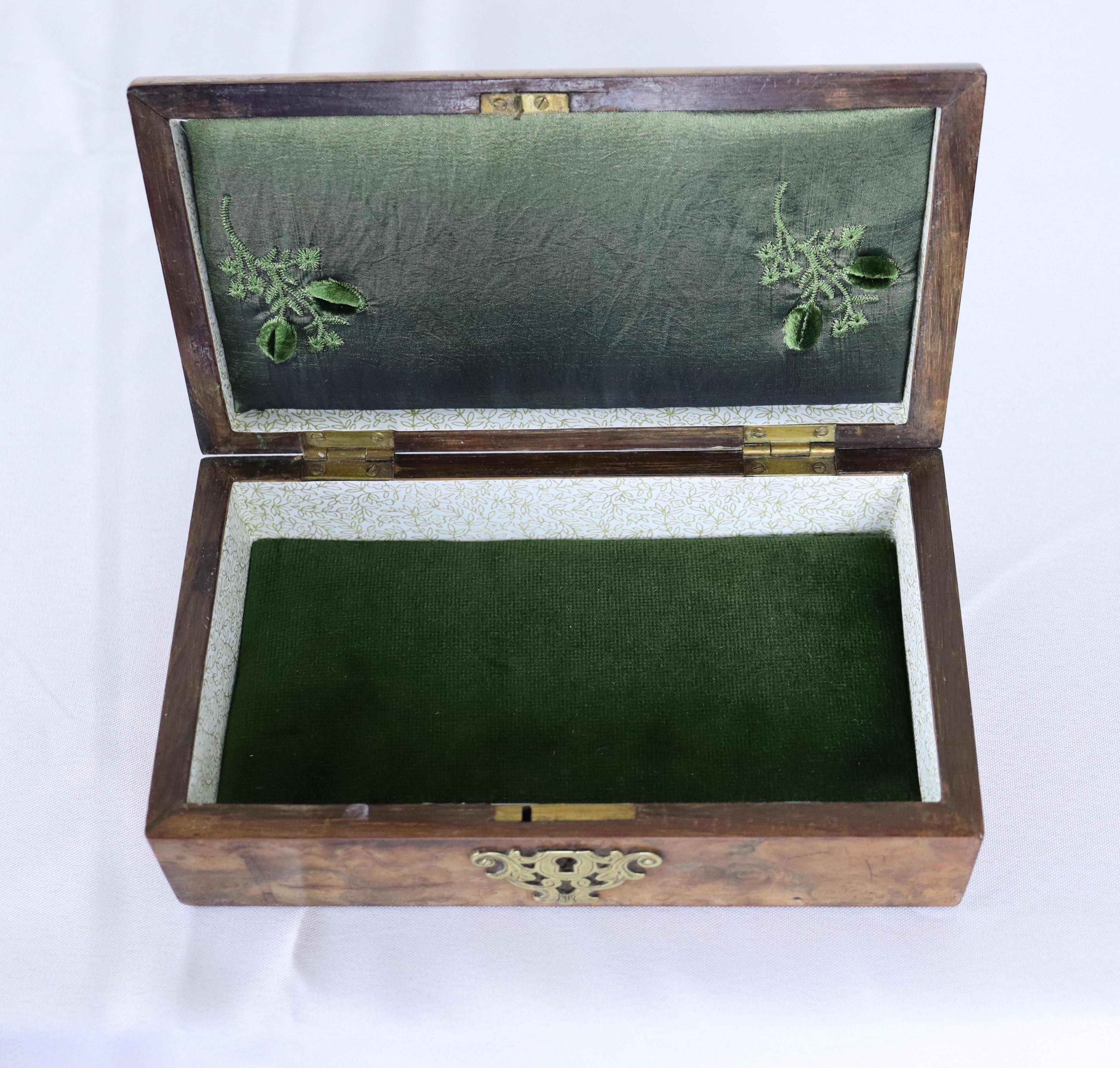 Antique Burr Walnut Jewelry Box, Brass Decoration For Sale 3