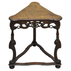 Table d'appoint triangulaire ancienne en noyer William & Mary Walnut