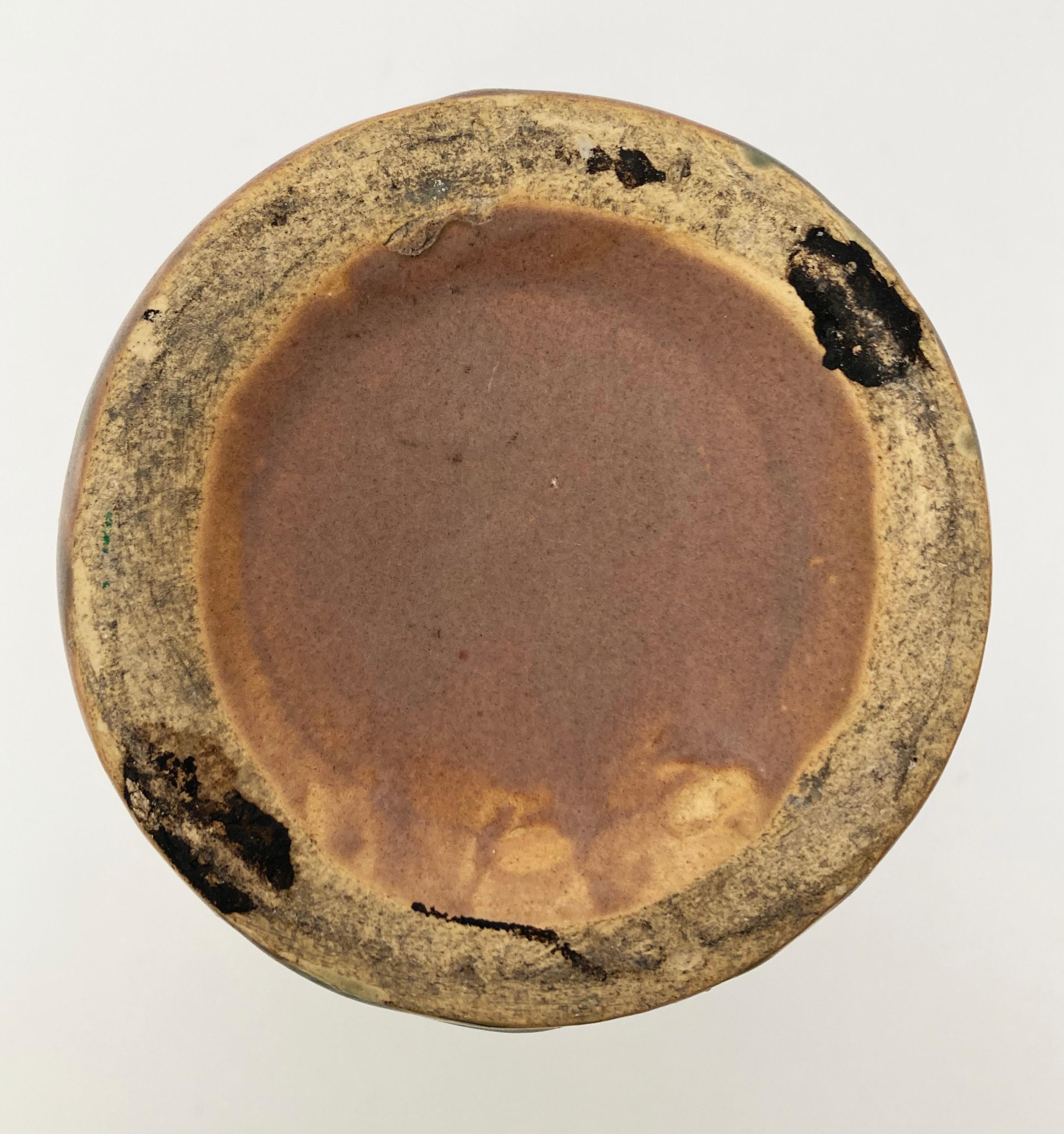 Vaso antico Burley Winter screziato di marrone e verde con finitura opaca Vellum in vendita 3