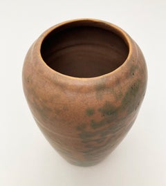 Vaso antico Burley Winter screziato di marrone e verde con finitura opaca Vellum