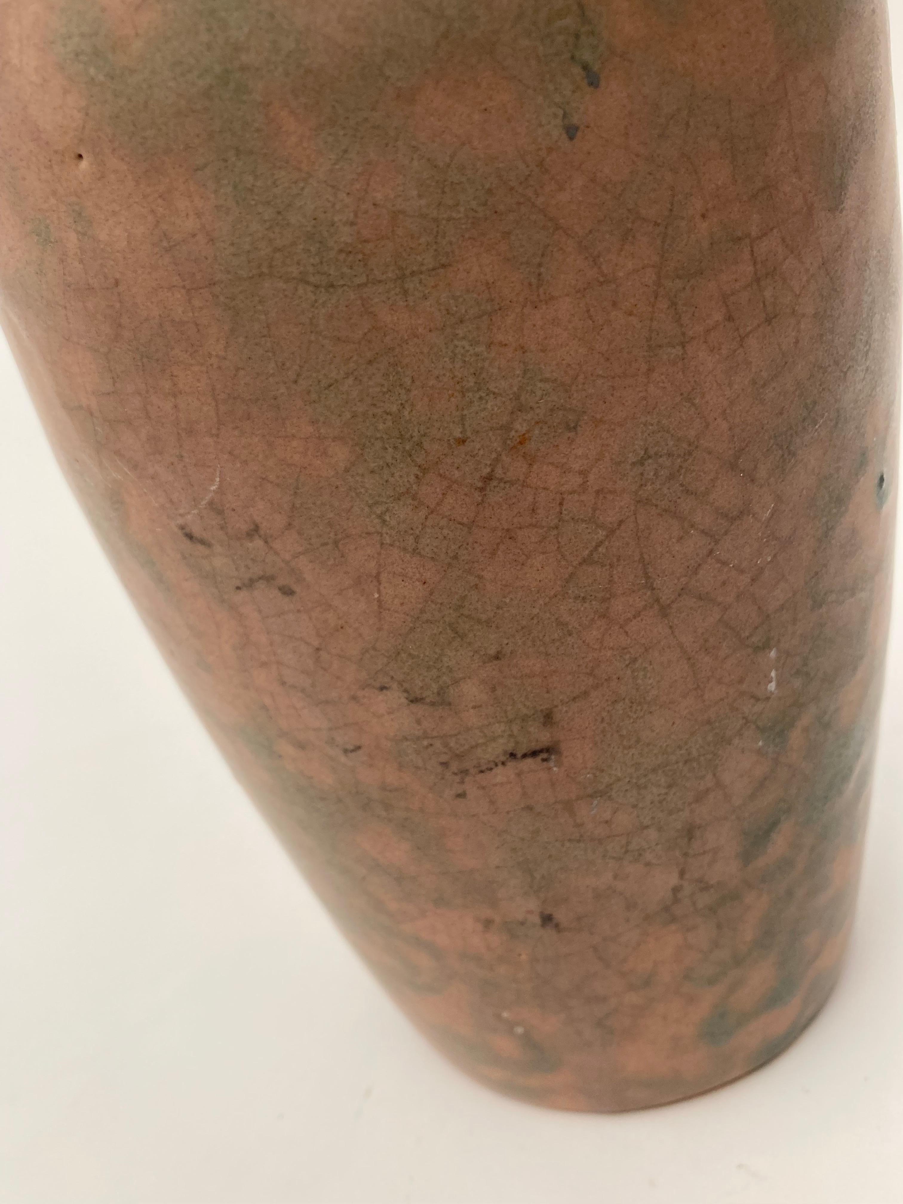 Ceramica Vaso antico Burley Winter screziato di marrone e verde con finitura opaca Vellum in vendita