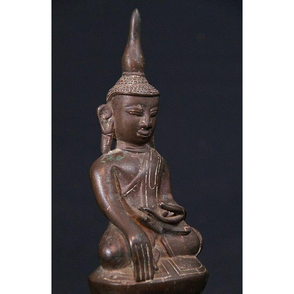 Antique Burmese Buddha from Burma For Sale 2
