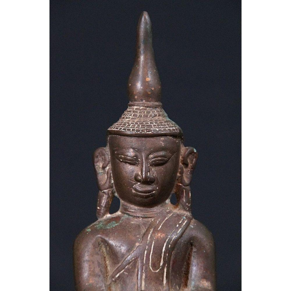 Antique Burmese Buddha from Burma For Sale 4