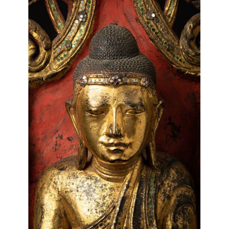 Ancienne statue de Bouddha birman sur trône de Birmanie en vente 5