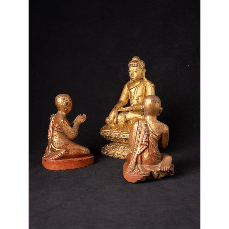 Material: wood
25,8 cm high 
15,5 cm wide and 13,6 cm deep (Buddha)
Weight: 1.95 kgs
Gilded with 24 krt. gold
Mandalay style
Originating from Burma
19th century.
 