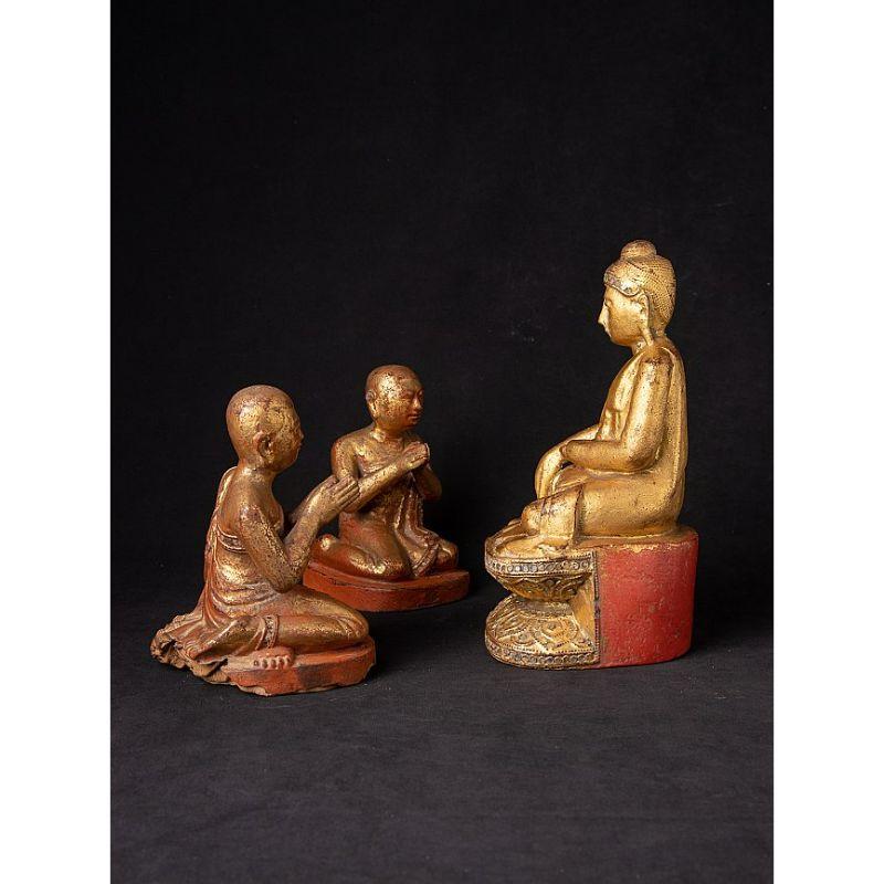 Antique Burmese Buddha with Two Monk Statues from Burma In Good Condition For Sale In DEVENTER, NL