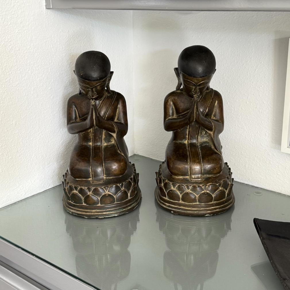 Antique Burmese Buddhist Opposing Pair of Bronze Monks, Shan States For Sale 7