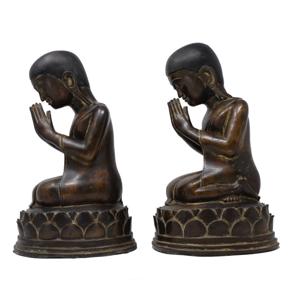 Antique Burmese Buddhist Opposing Pair of Bronze Monks, Shan States In Good Condition For Sale In Point Richmond, CA