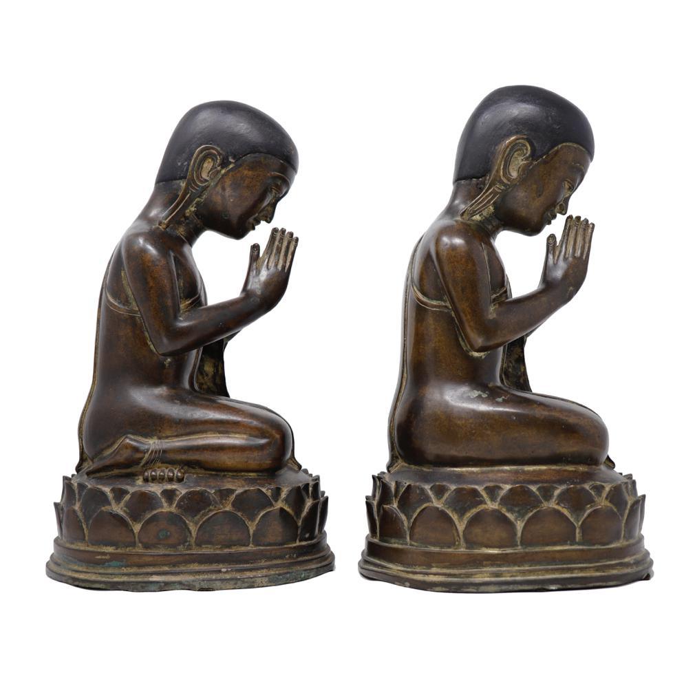 Antique Burmese Buddhist Opposing Pair of Bronze Monks, Shan States For Sale 1