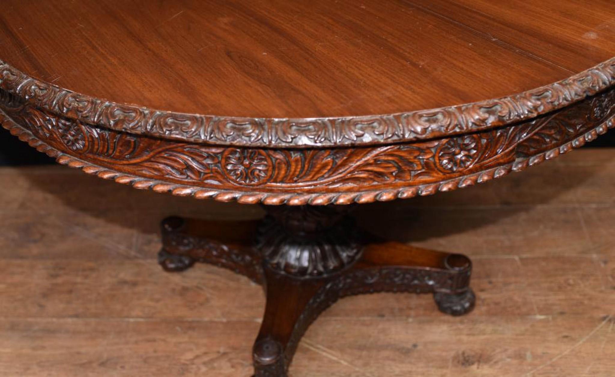 Ancienne table centrale birmane - Sculptée à la main en Birmanie Circa 1860 Bon état - En vente à Potters Bar, GB