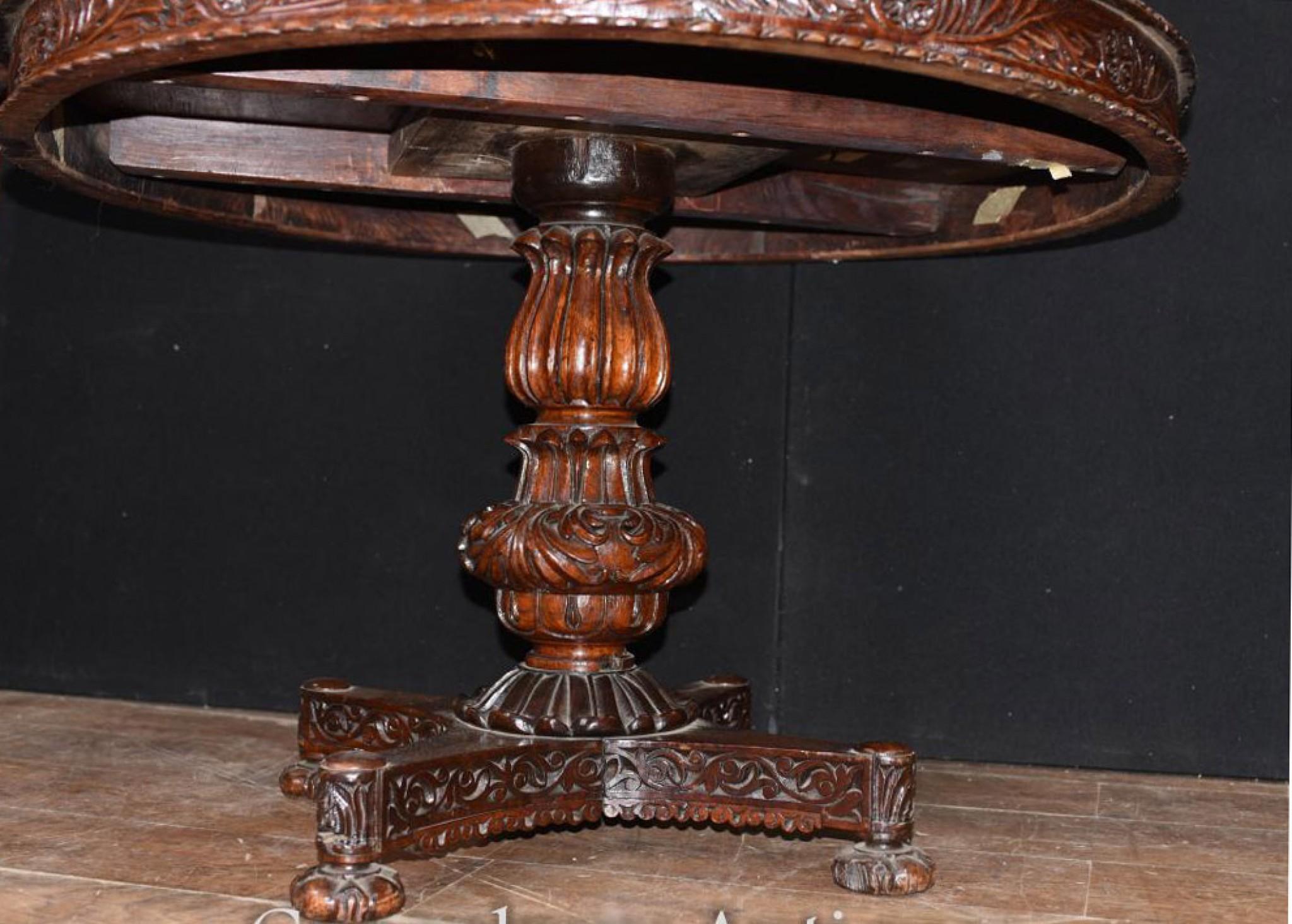 Ancienne table centrale birmane - Sculptée à la main en Birmanie Circa 1860 en vente 2