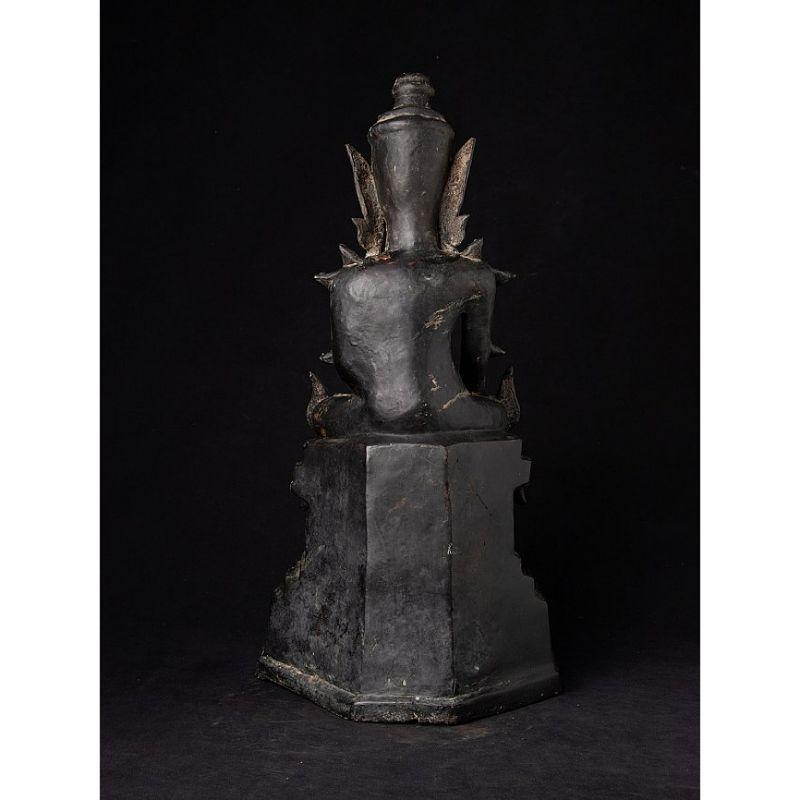 XVIIIe siècle Ancienne statue de Bouddha birman couronnée de Birmanie  Bouddhas originaux en vente