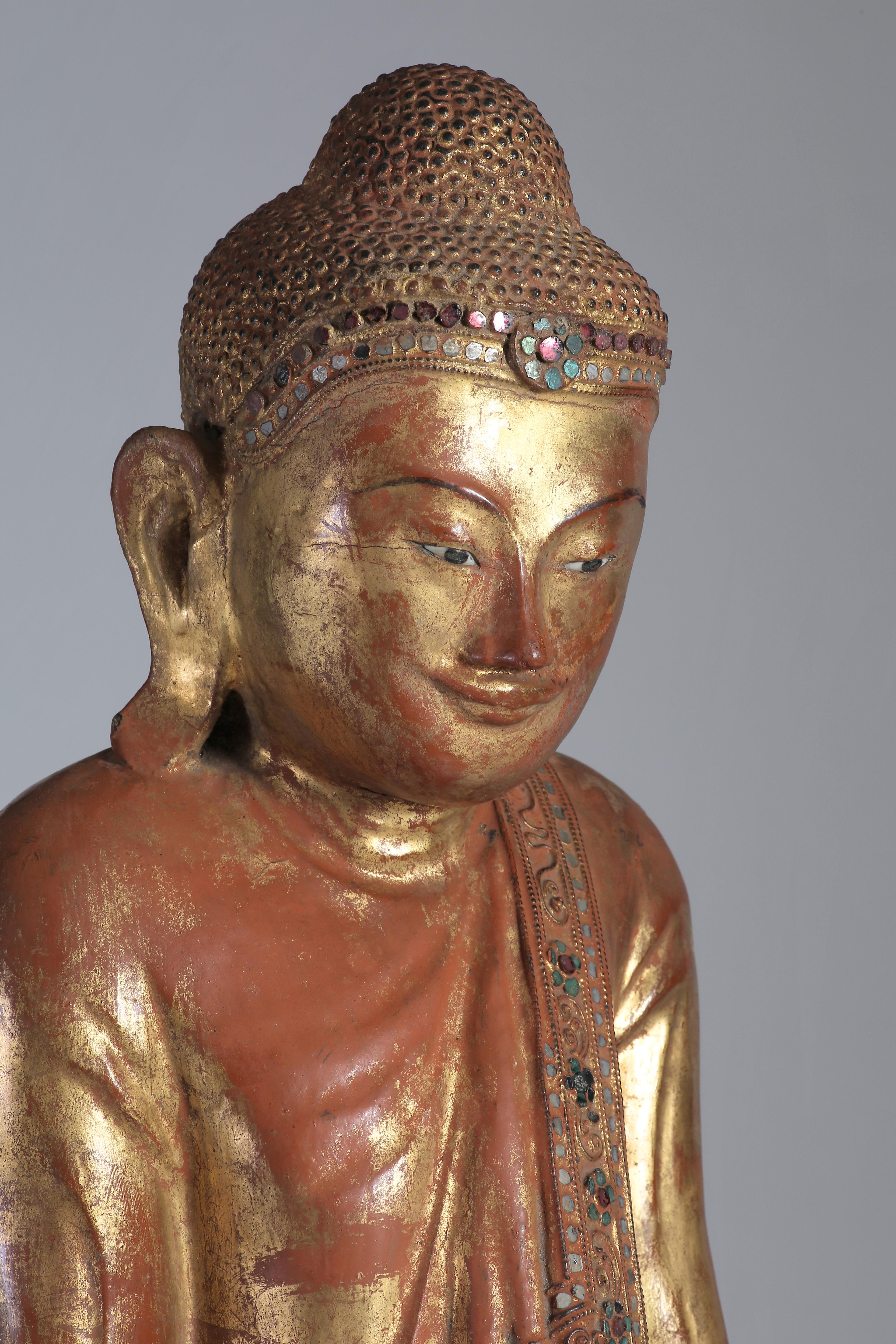 Antico Buddha in piedi dorato birmano, Mandalay, XIX secolo in vendita 3