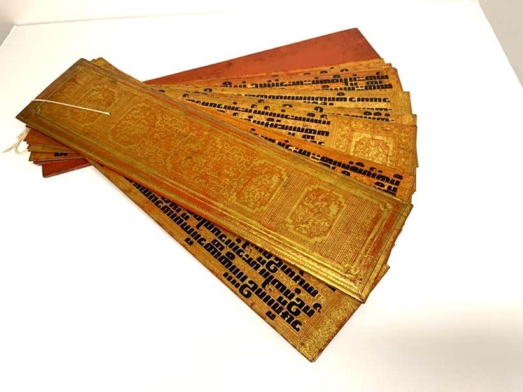 Antique Burmese Kammavaca Script in Lacquer For Sale 4