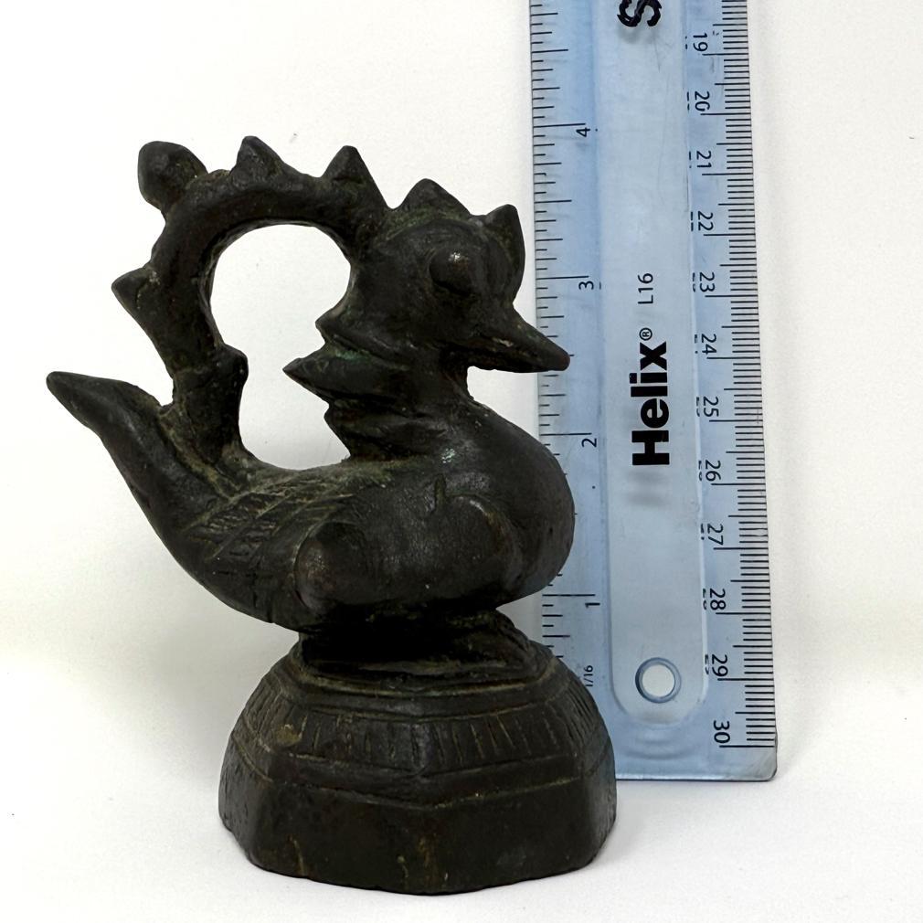 Antico peso da mercato birmano Karaweik 50 Tical in bronzo in vendita 3