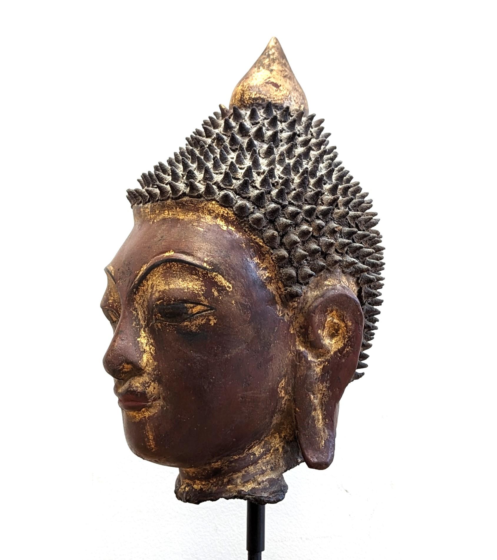 Bois Bouddha birman ancien en laque en vente