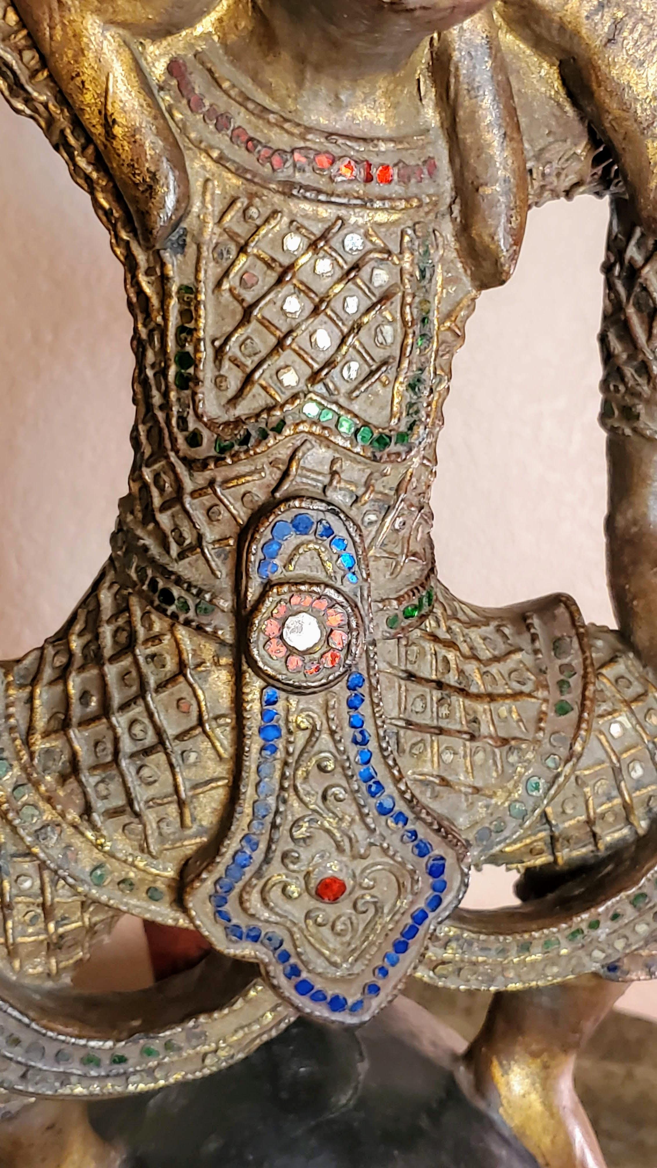 Antike birmanische Mandalay Periode buddhistische Tänzerin Nat Geist Hirsch Figur Skulptur im Angebot 5