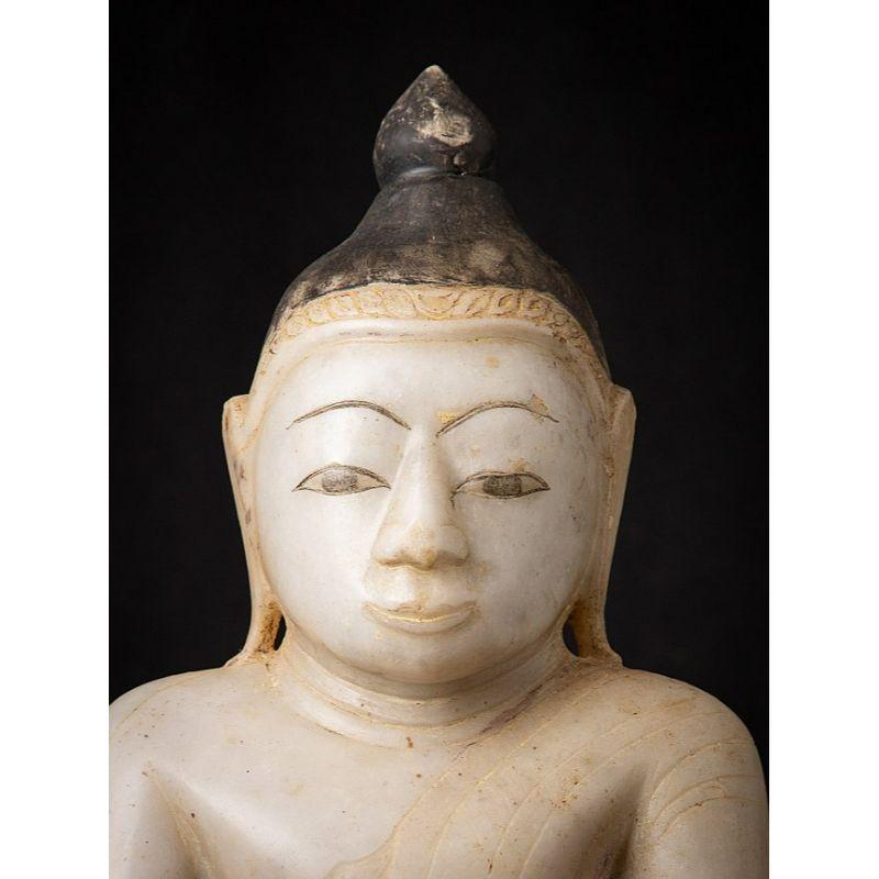 Antique Burmese Marble Buddha Statue from Burma In Good Condition For Sale In DEVENTER, NL