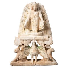 Ancienne statue de Bouddha en marbre birman de Birmanie