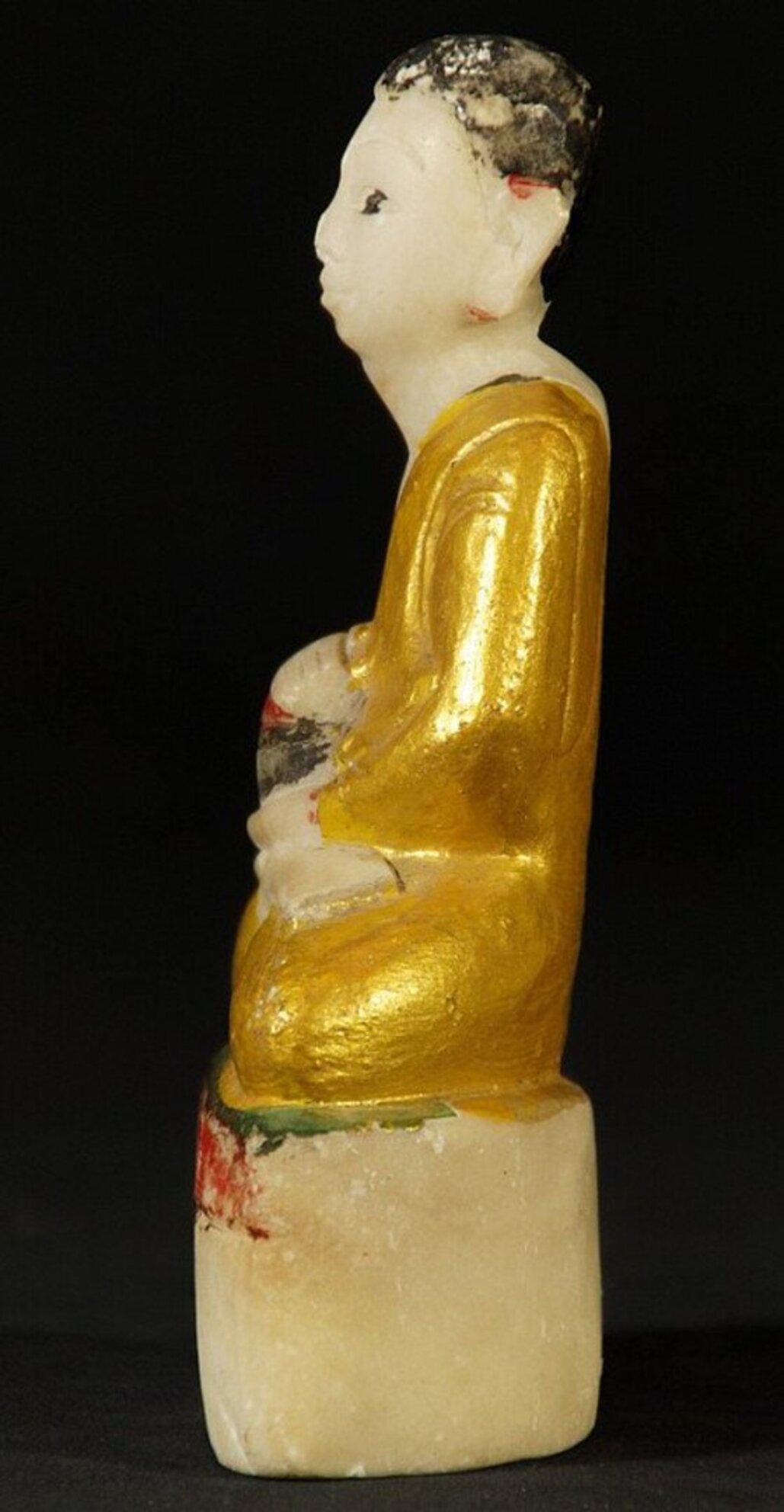 Antique Burmese monk statue from Burma In Good Condition For Sale In DEVENTER, NL
