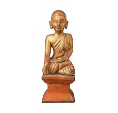 Ancienne statue de moine birman de Birmanie
