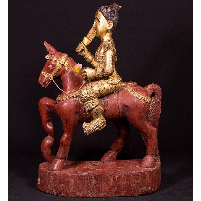 Estatua birmana antigua de Nat de Birmania en Bueno estado para la venta en DEVENTER, NL