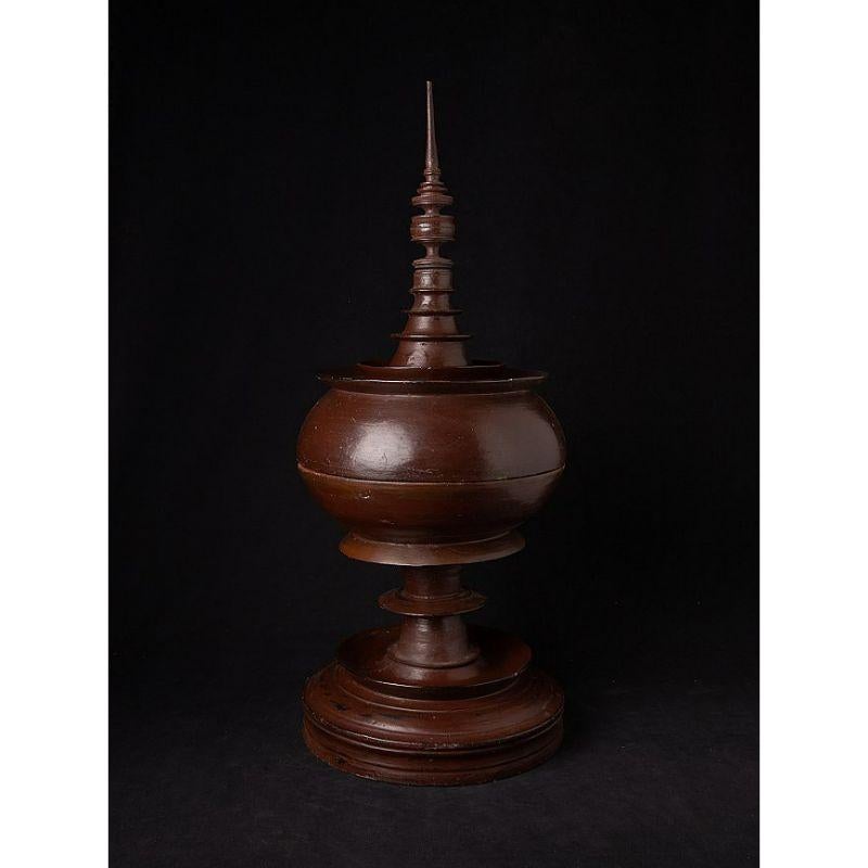 Material: wood
76 cm high 
31 cm diameter
Weight: 4 kgs
Shan (Tai Yai) style
Originating from Burma
Late 19th / early 20th century.

