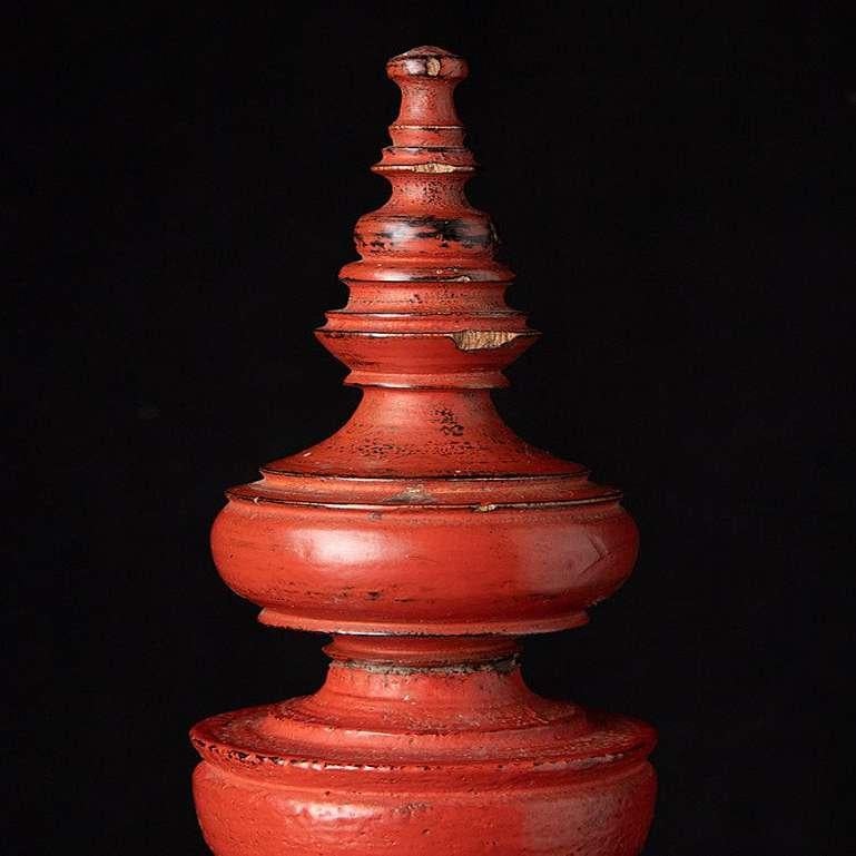 Antique Burmese offering vessel from Burma In Good Condition For Sale In DEVENTER, NL