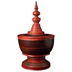 Antico vaso d'offerta birmano proveniente dalla Birmania