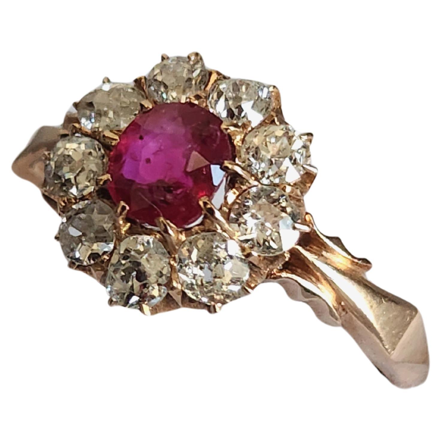 De las mujeres Anillo Antiguo de Oro Ruso con Rubí Birmano y Diamantes en venta