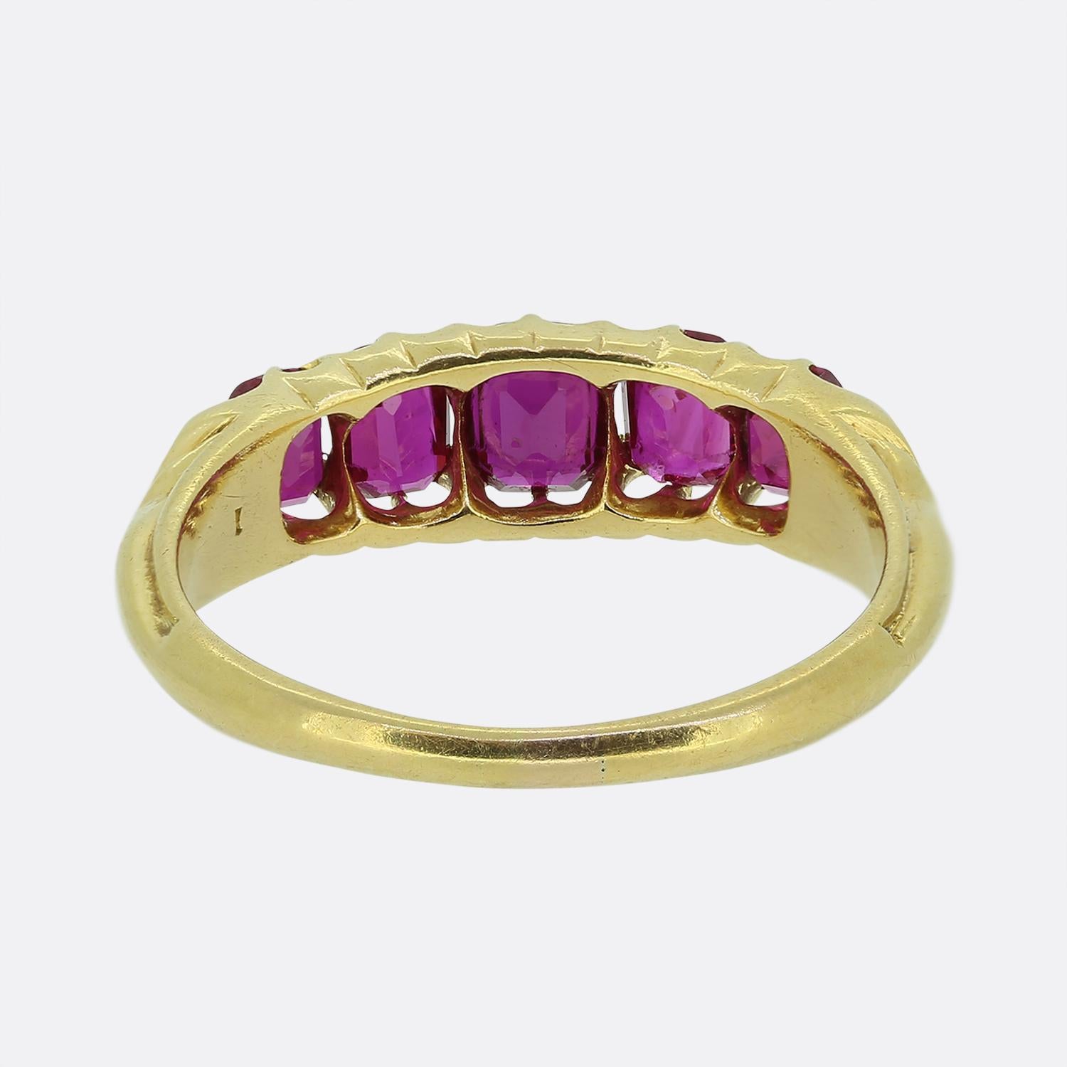 Antique Burmese Ruby Five-Stone Ring In Good Condition In London, GB