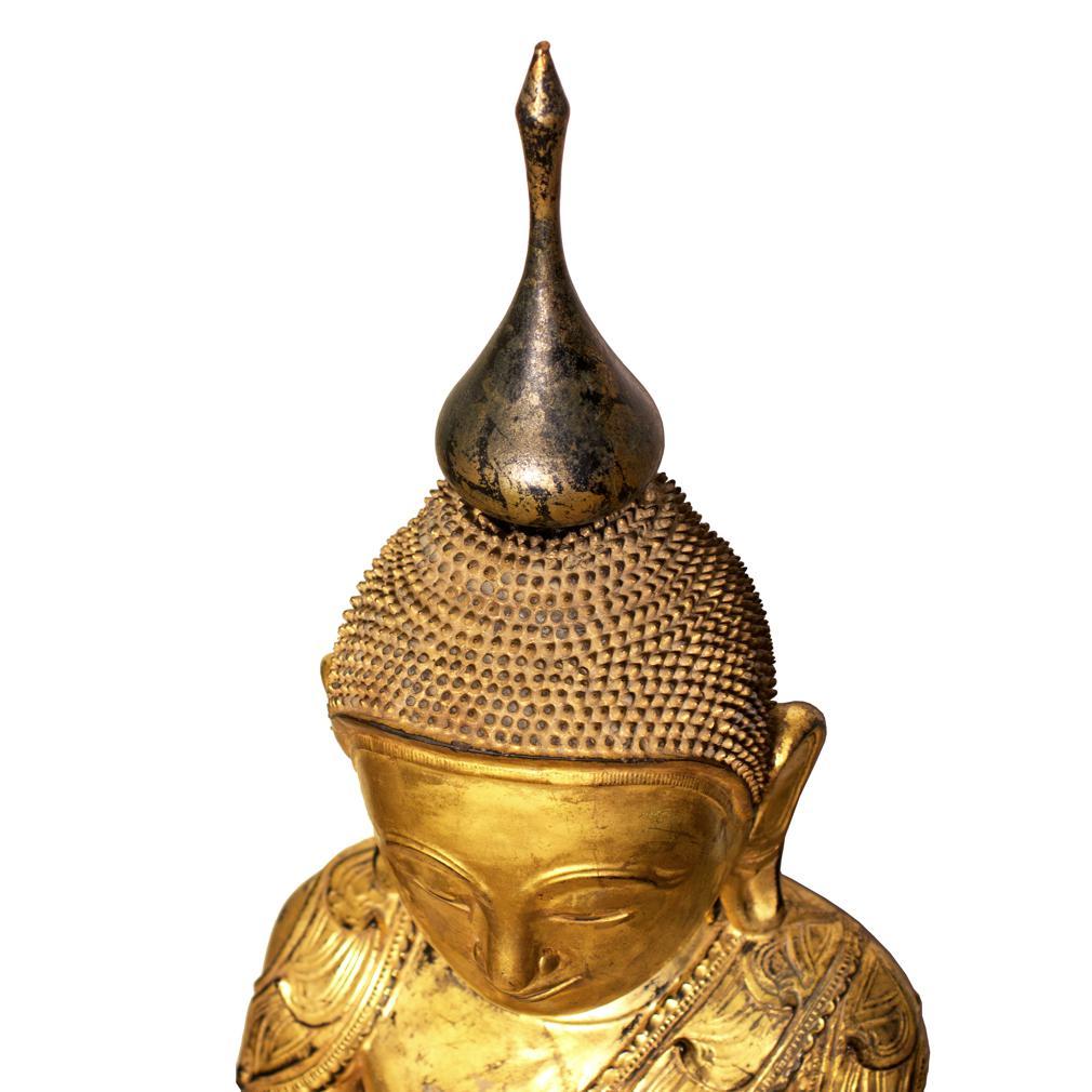 Antiker burmesischer Shan-Holz-Buddha mit Lack, Lack und goldenem Lederbezug, 19. Jahrhundert im Angebot 4