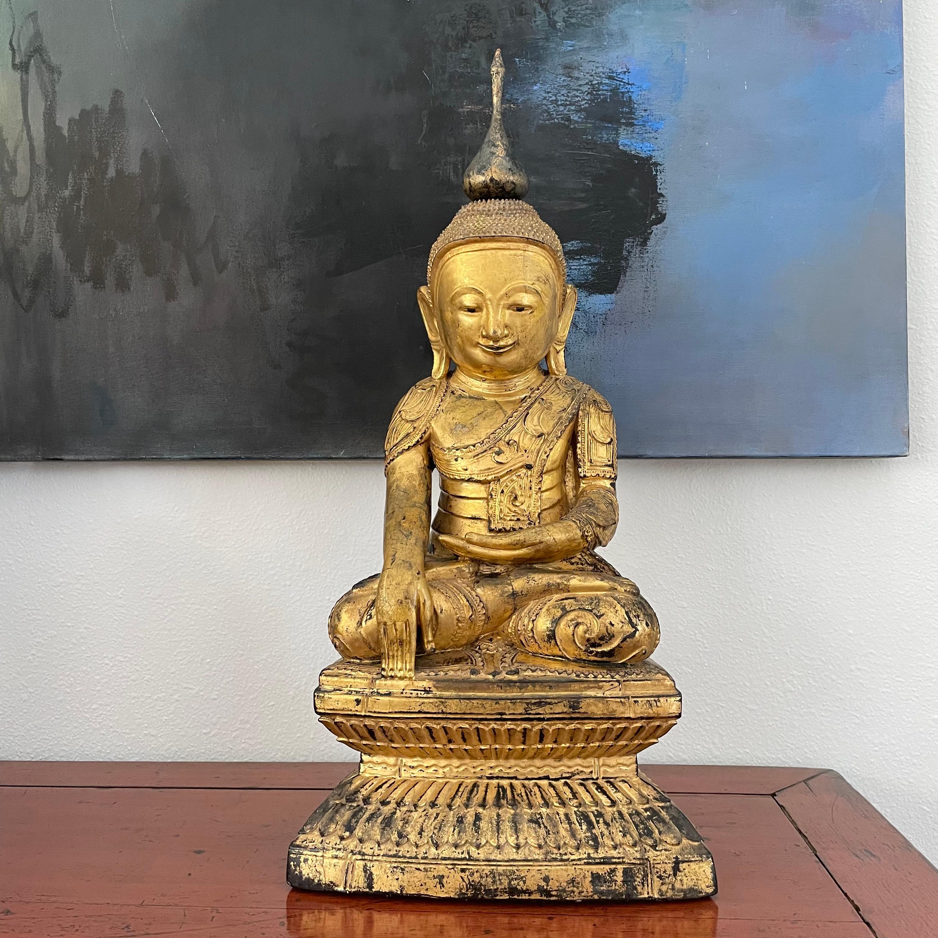 Antiker burmesischer Shan-Holz-Buddha mit Lack, Lack und goldenem Lederbezug, 19. Jahrhundert im Angebot 7