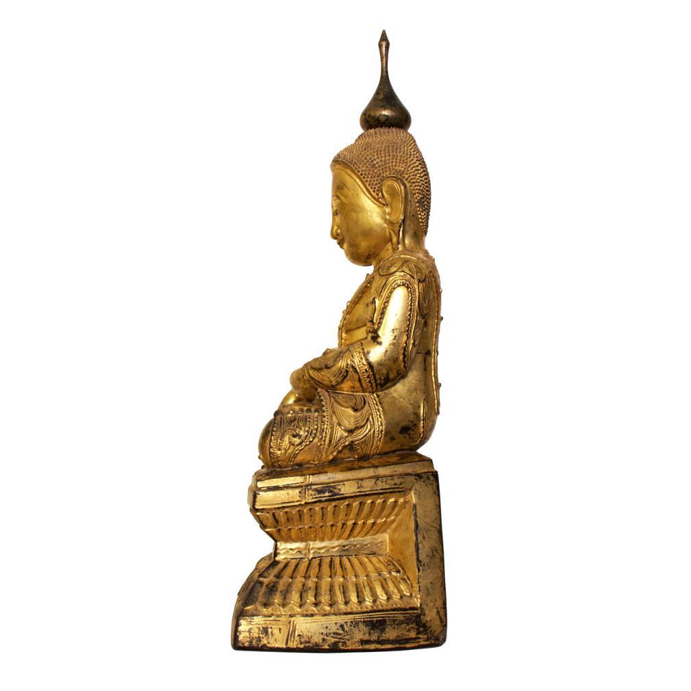 Antiker burmesischer Shan-Holz-Buddha mit Lack, Lack und goldenem Lederbezug, 19. Jahrhundert (Sonstiges) im Angebot