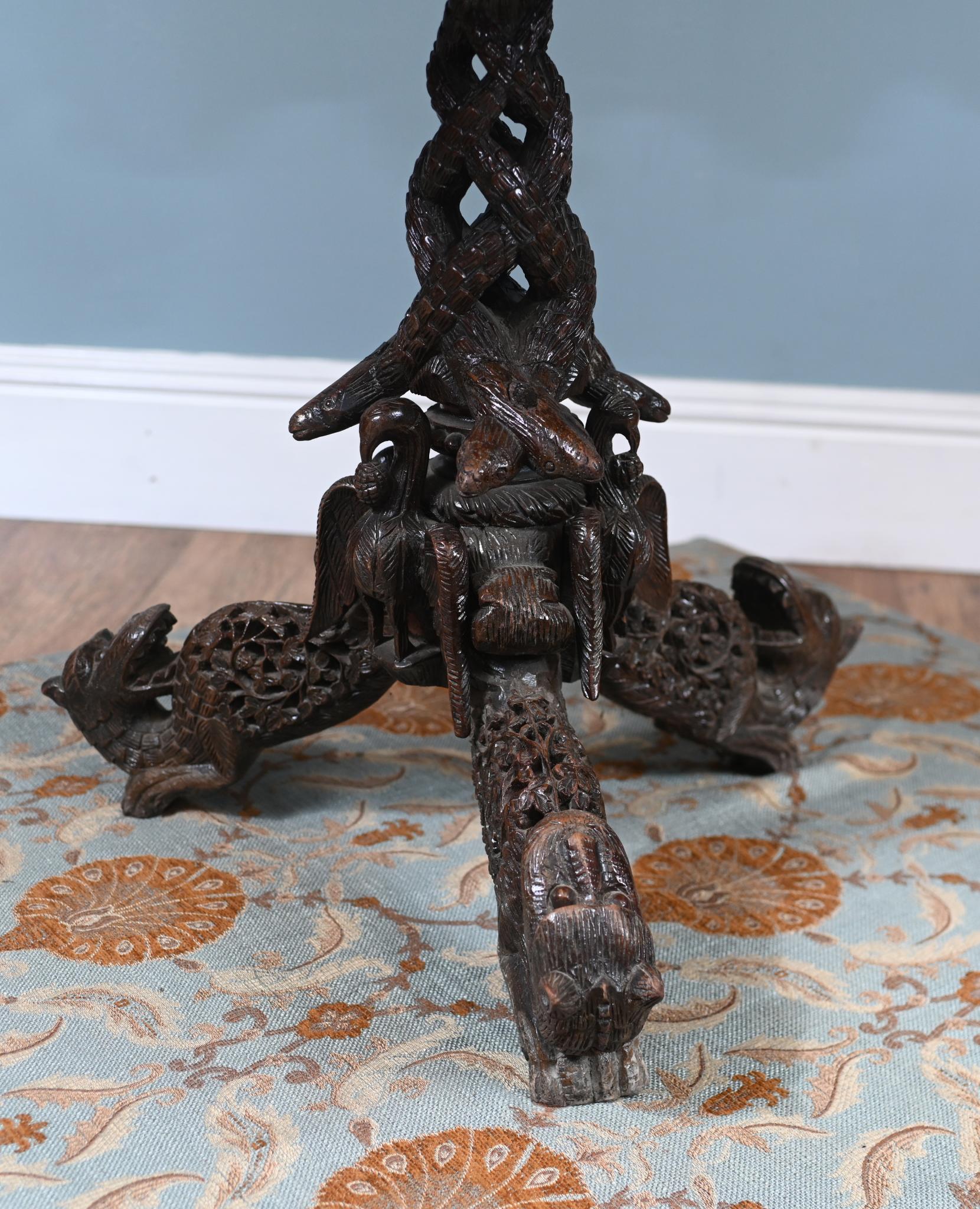 Ancienne table d'appoint birmane en bois dur sculpté Meubles du Myanmar Bon état - En vente à Potters Bar, GB