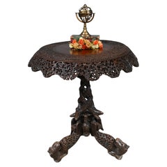 Ancienne table d'appoint birmane en bois dur sculpté Meubles du Myanmar