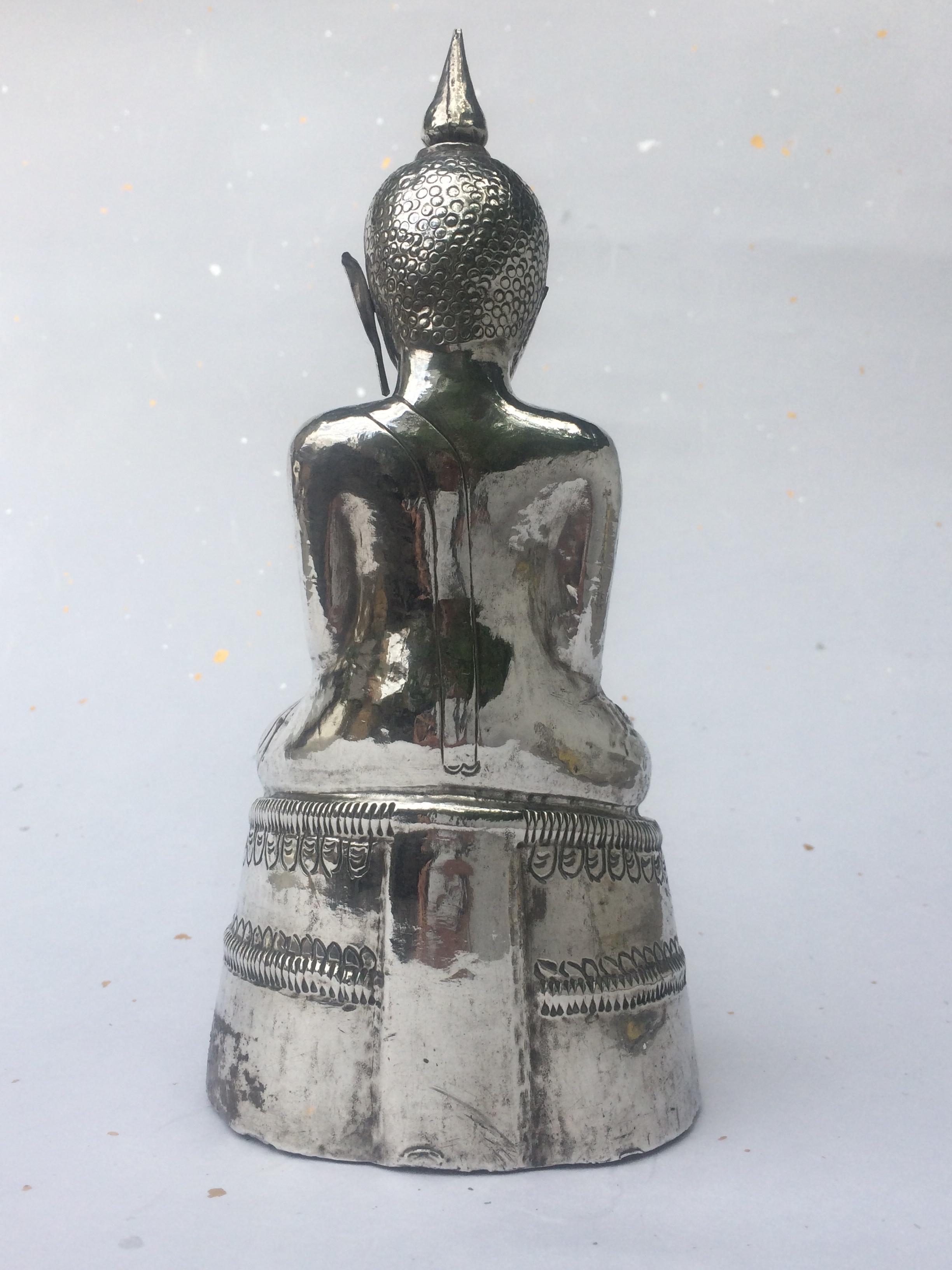 Antique Burmese Silver Buddha, 19th Century In Good Condition For Sale In New York, NY