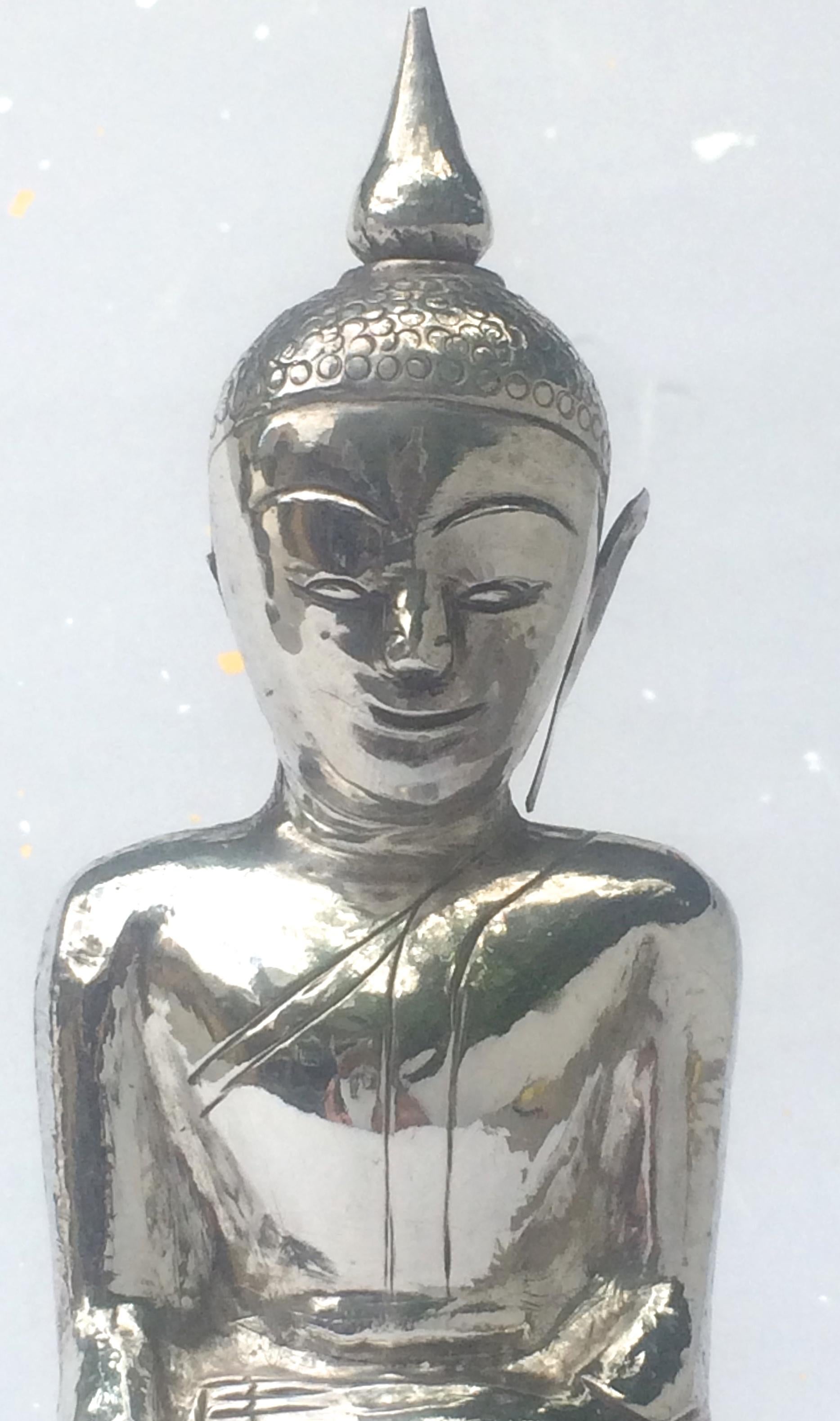 Antique Burmese Silver Buddha, 19th Century For Sale 1